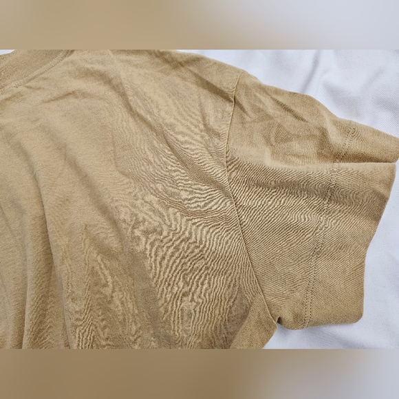 Alo Women's Cropped Top Shirt - Picture 3 of 9